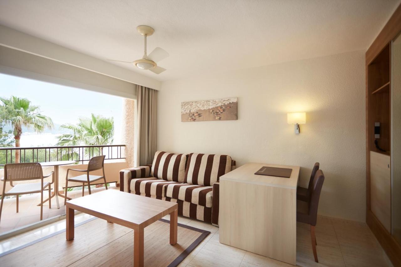 Invisa Hotel Club Cala Blanca Playa DPlaya Des Figueral Exteriér fotografie