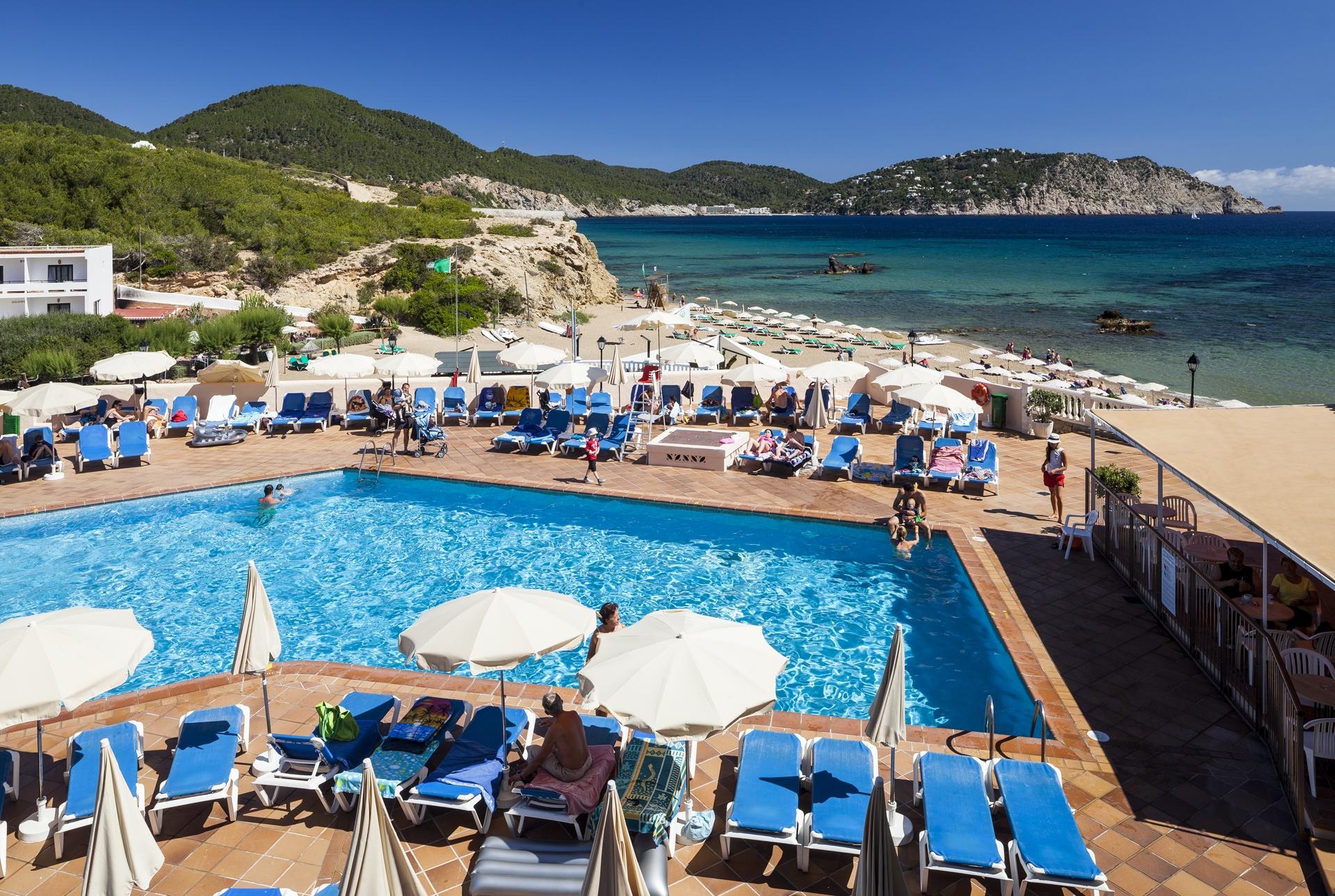 Invisa Hotel Club Cala Blanca Playa DPlaya Des Figueral Exteriér fotografie