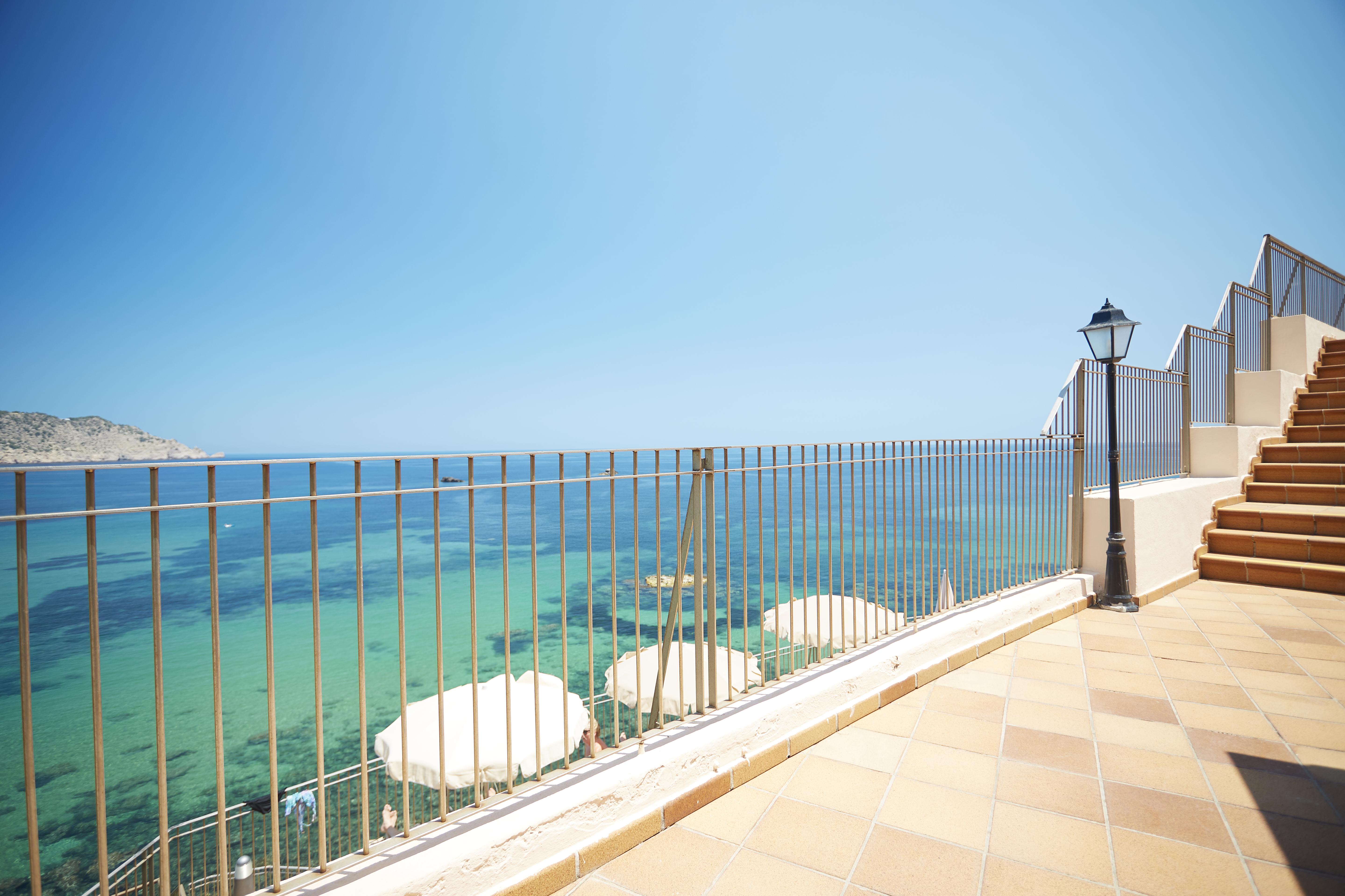 Invisa Hotel Club Cala Blanca Playa DPlaya Des Figueral Exteriér fotografie