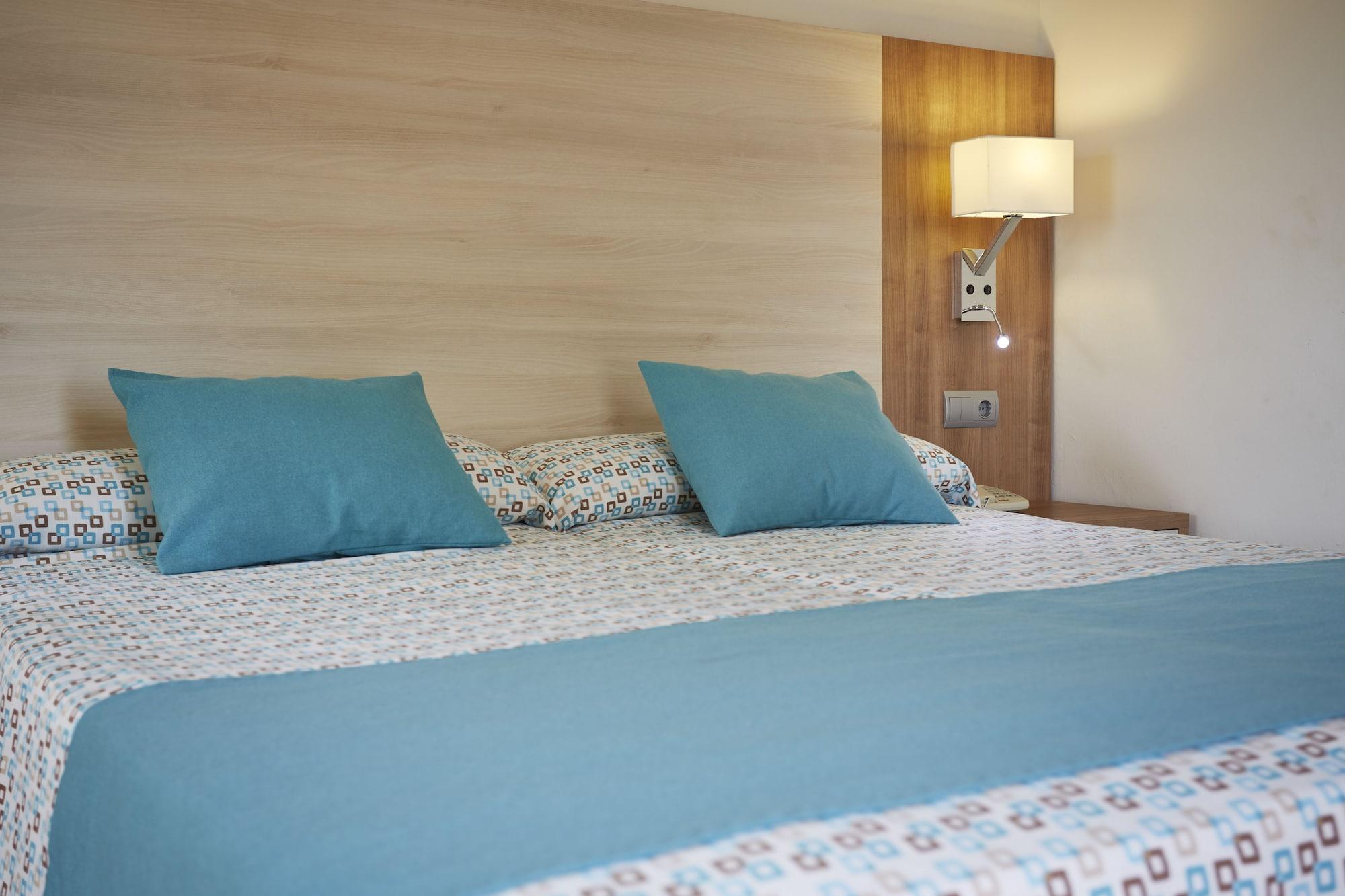 Invisa Hotel Club Cala Blanca Playa DPlaya Des Figueral Exteriér fotografie