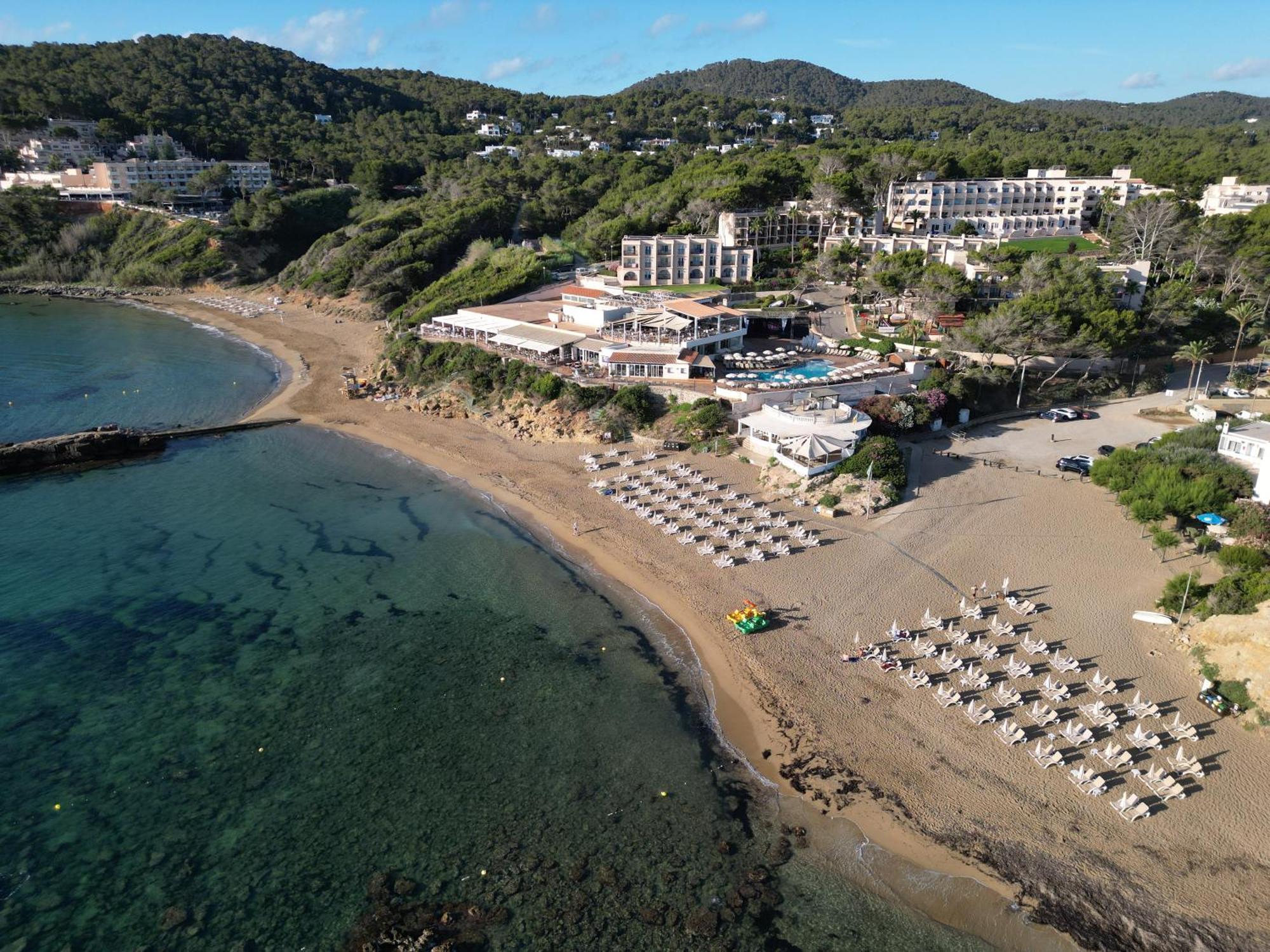 Invisa Hotel Club Cala Blanca Playa DPlaya Des Figueral Exteriér fotografie