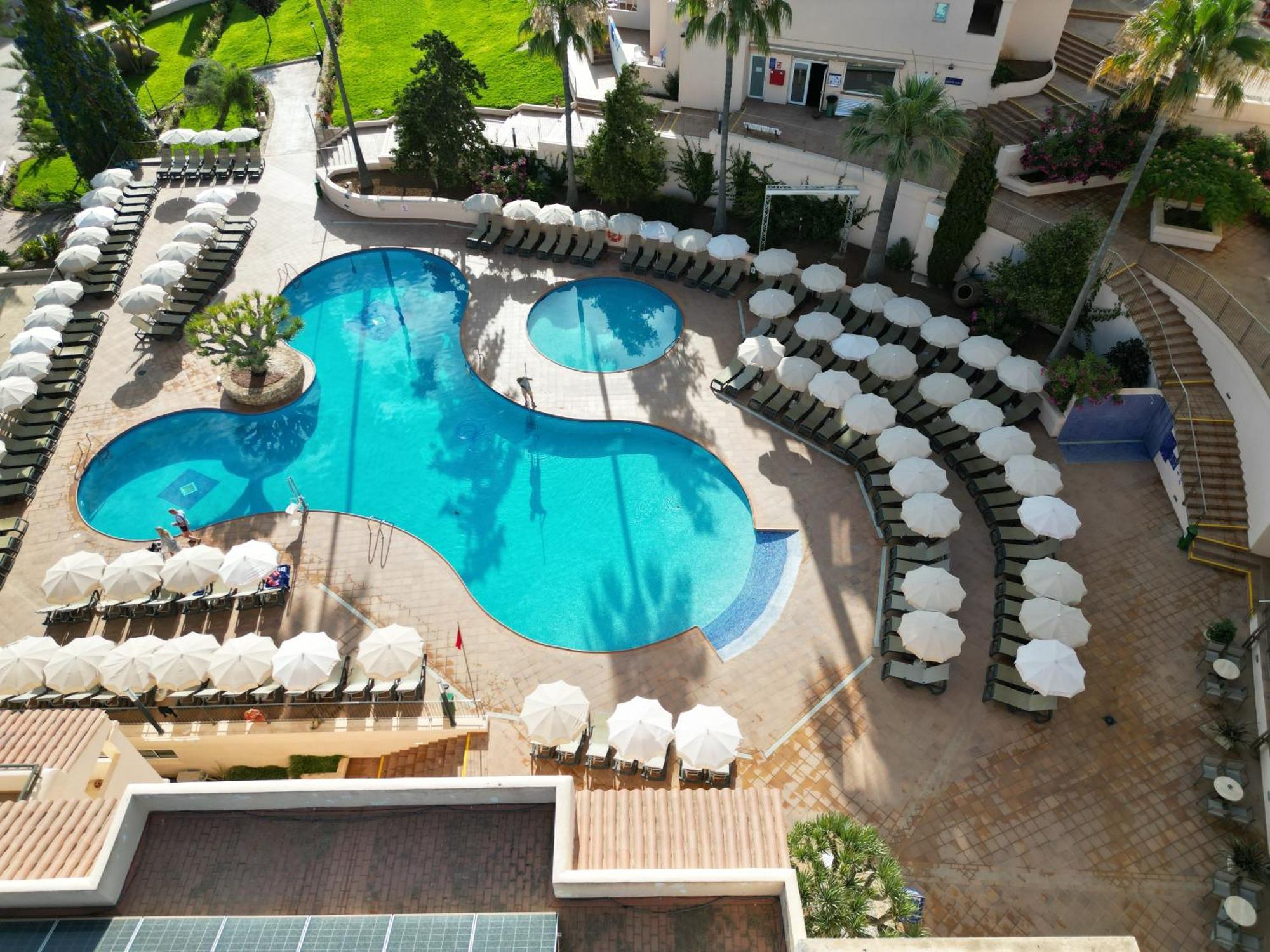 Invisa Hotel Club Cala Blanca Playa DPlaya Des Figueral Exteriér fotografie